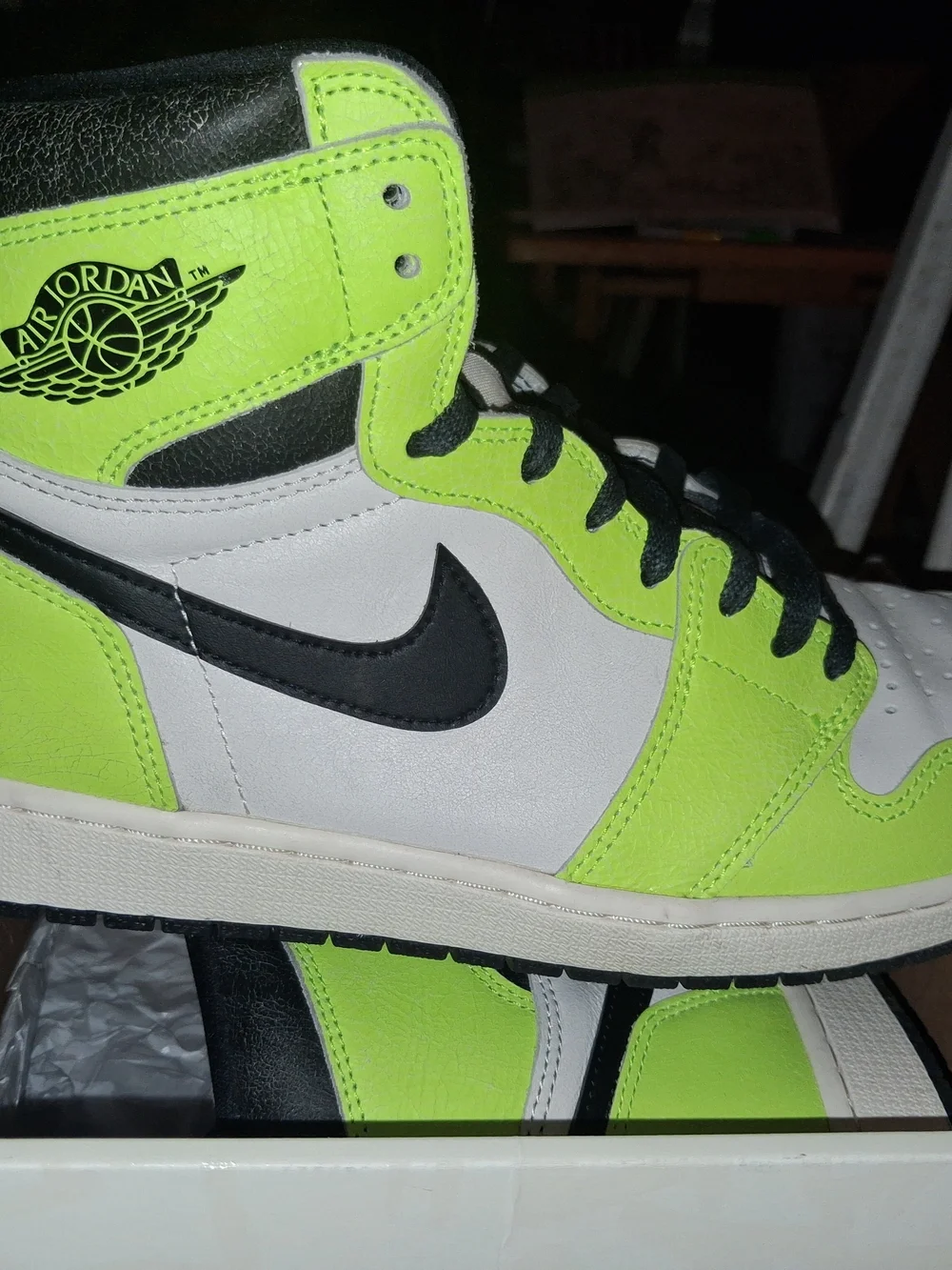 Jordan Air Jordan 1 Retro High OG Volt/Black/White With Orginal Box